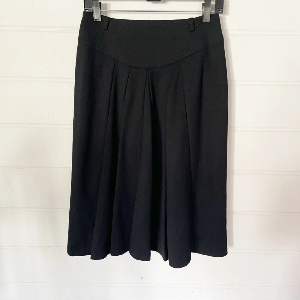 Like new! Vintage Escada Pleated Black Wool Midi Skirt Size S (28” Waist)